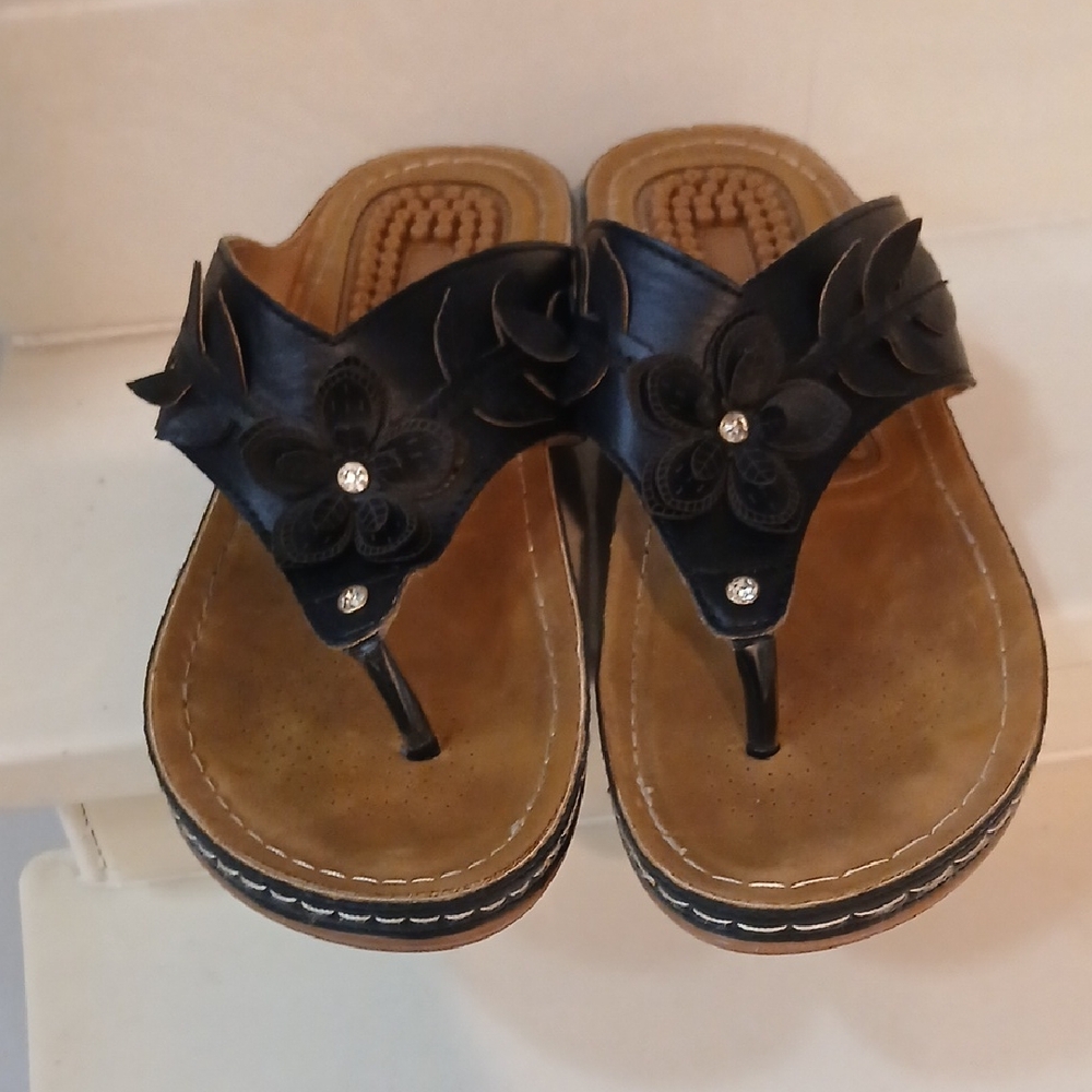 Women's Black Floral Wedge Thong Sandals